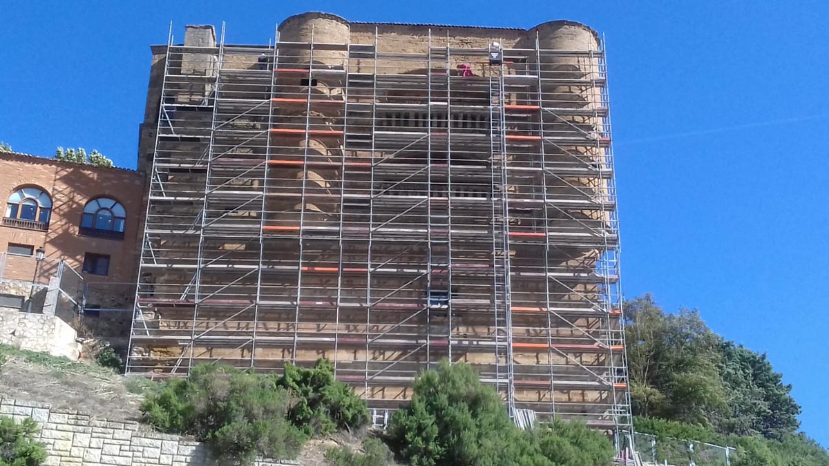 Obras de Restauración de las fachadas de la Torre del Caracol del P.T. de Benavente. (Zamora)
